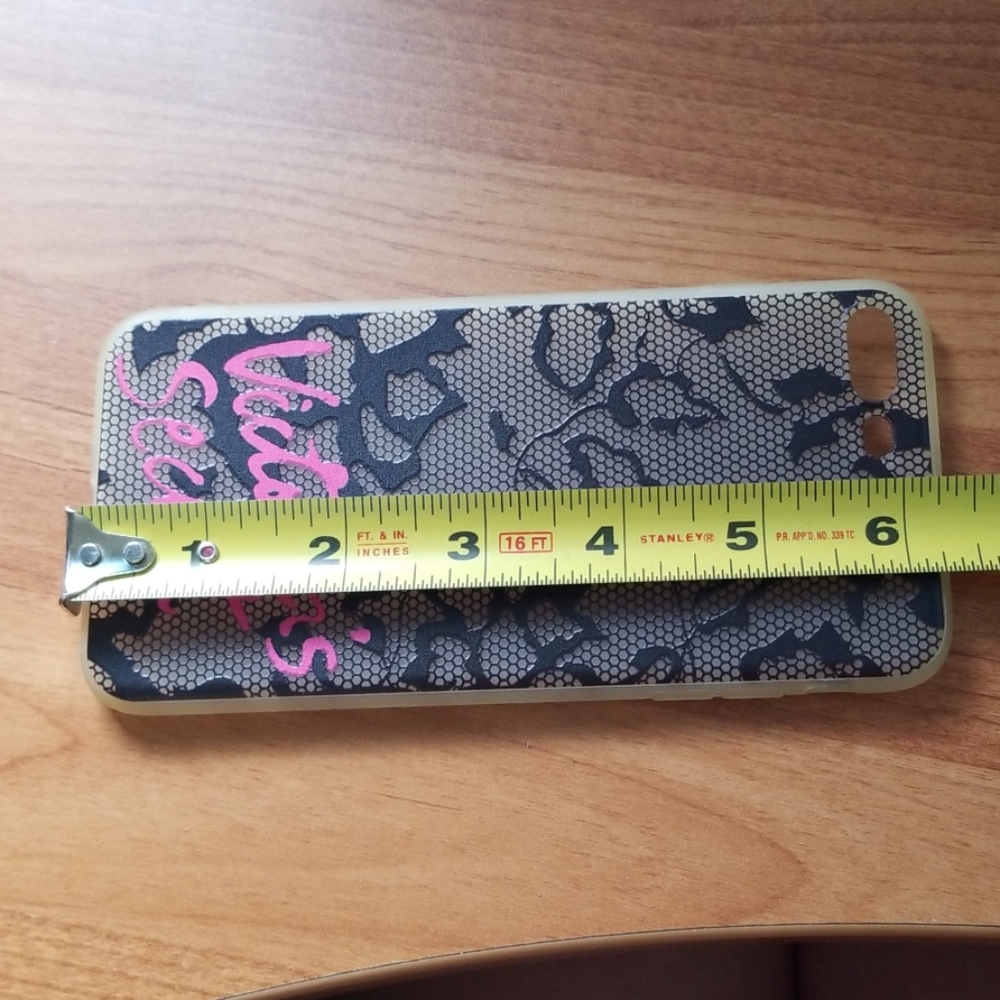 Victoria's Secret black lace phone case - Picture 2 of 8